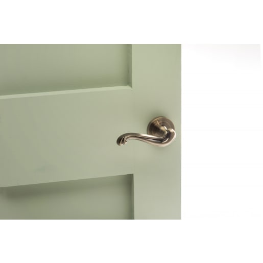 Old English Colchester Lever on Round Rose Antique Brass